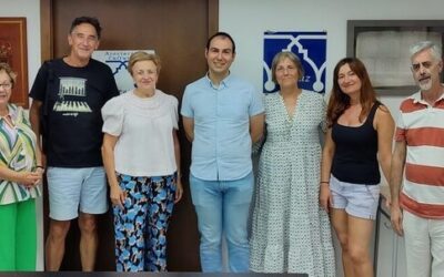 Visita del científico taustano Pedro Latorre Muro